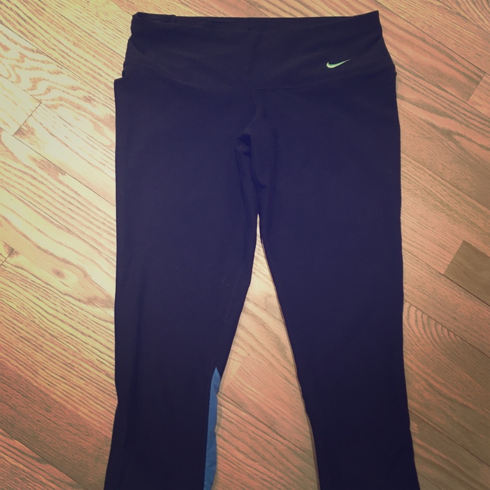 3/4 length Nike dry fit leggings